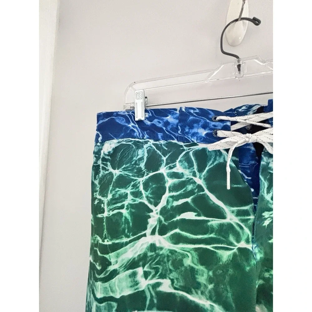 Ocean Coast Advantage Summer Green Blue White Graphic Board Shorts XL 38x10